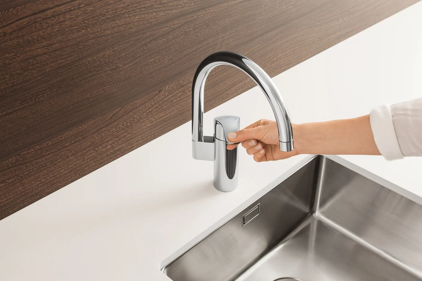 Смеситель для кухни GROHE Eurosmart, высокий излив (33202002)
