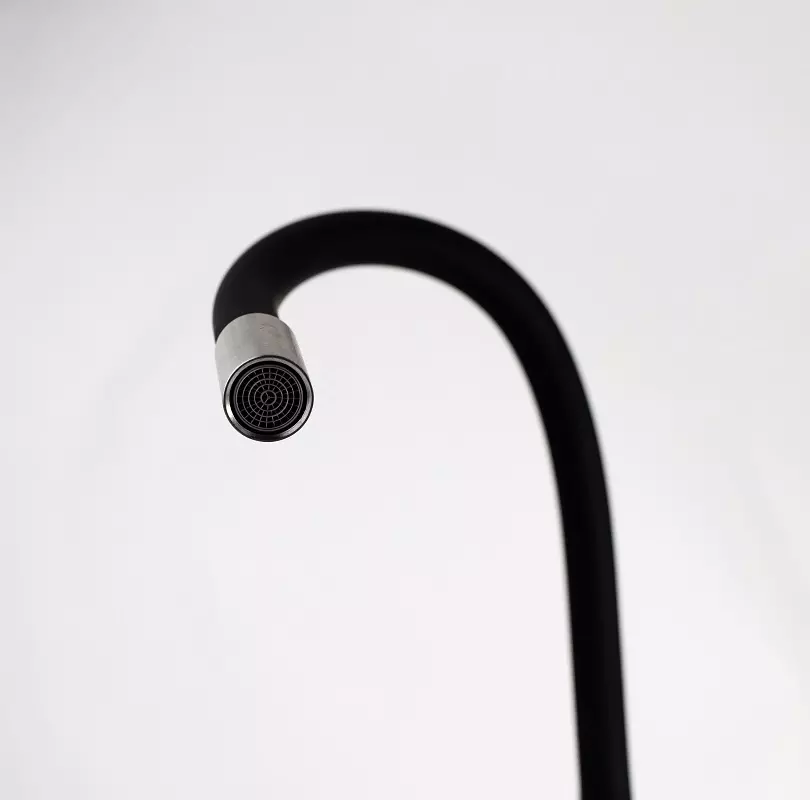Смеситель для кухни, гибкий излив, черный ESKO Snake K44 B