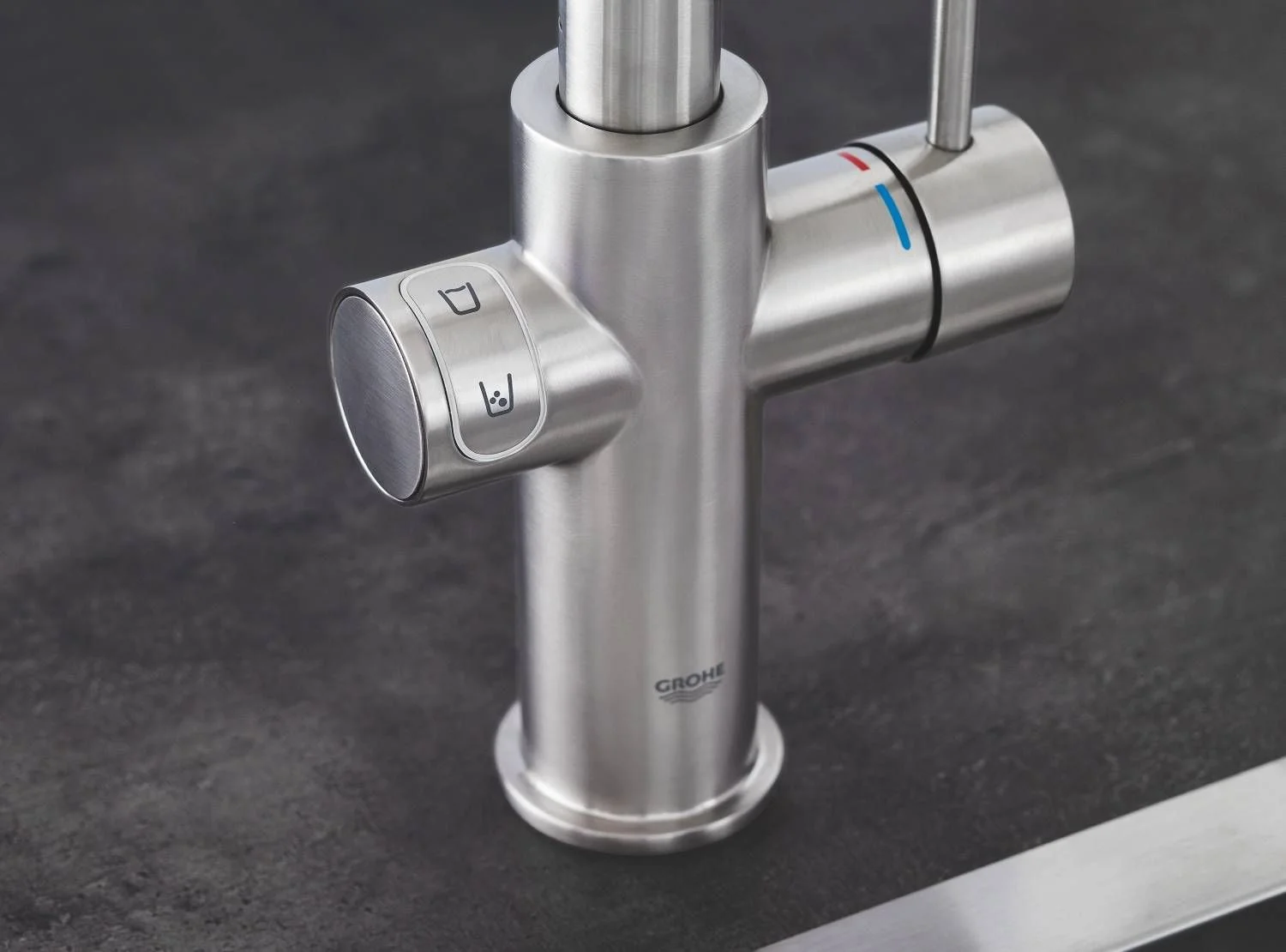 Смеситель для кухни с системой фильтрации, охлаждения,газир-ния, суперсталь Grohe Blue Home 31455DC1