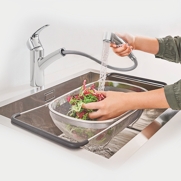 Смеситель для кухни, с выдвижным изливом, хром Grohe Eurosmart 30305000